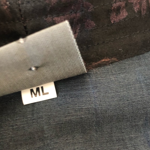 Exotic silk jacket - Picture 8 of 8